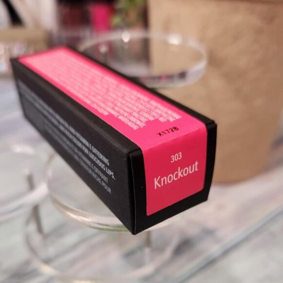 Color Street Lip Stick- Knockout - Picture 1 of 4